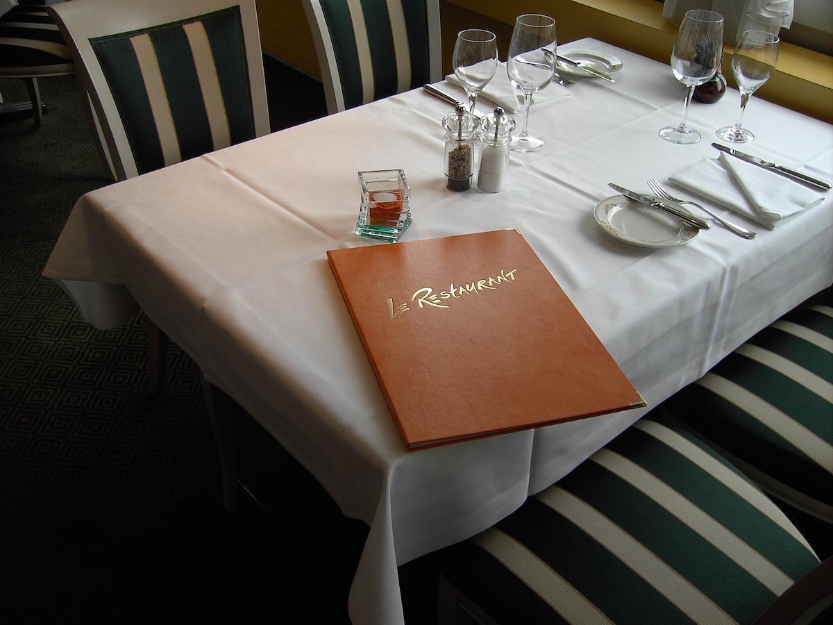 Hotel Restaurant Klosterli Pieterlen エクステリア 写真