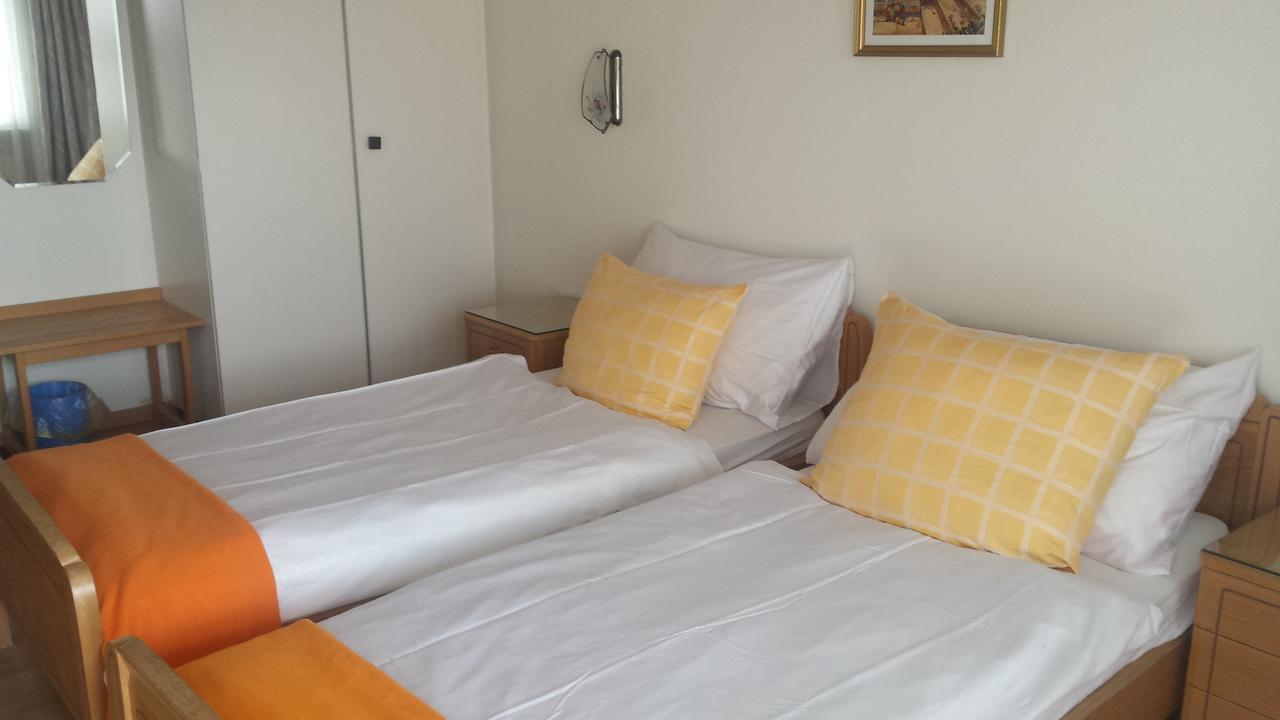 Hotel Restaurant Klosterli Pieterlen エクステリア 写真